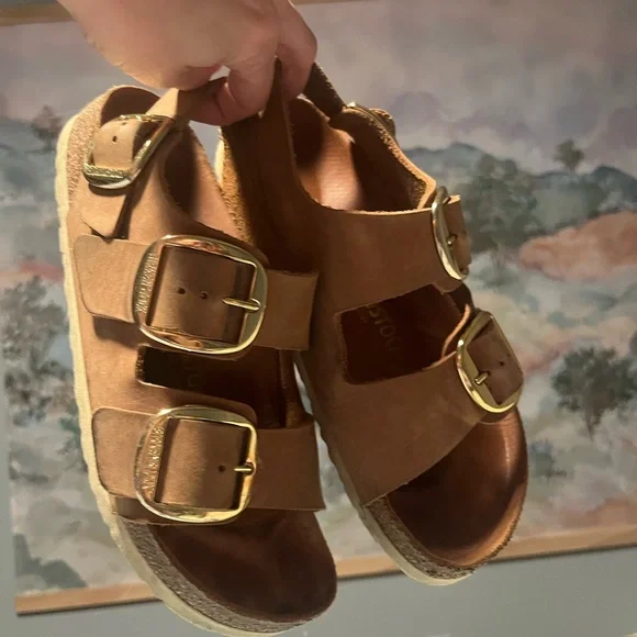 Birkenstock Milano Big Buckle Sandals in Nubuck/Gold - Picture 8 of 10